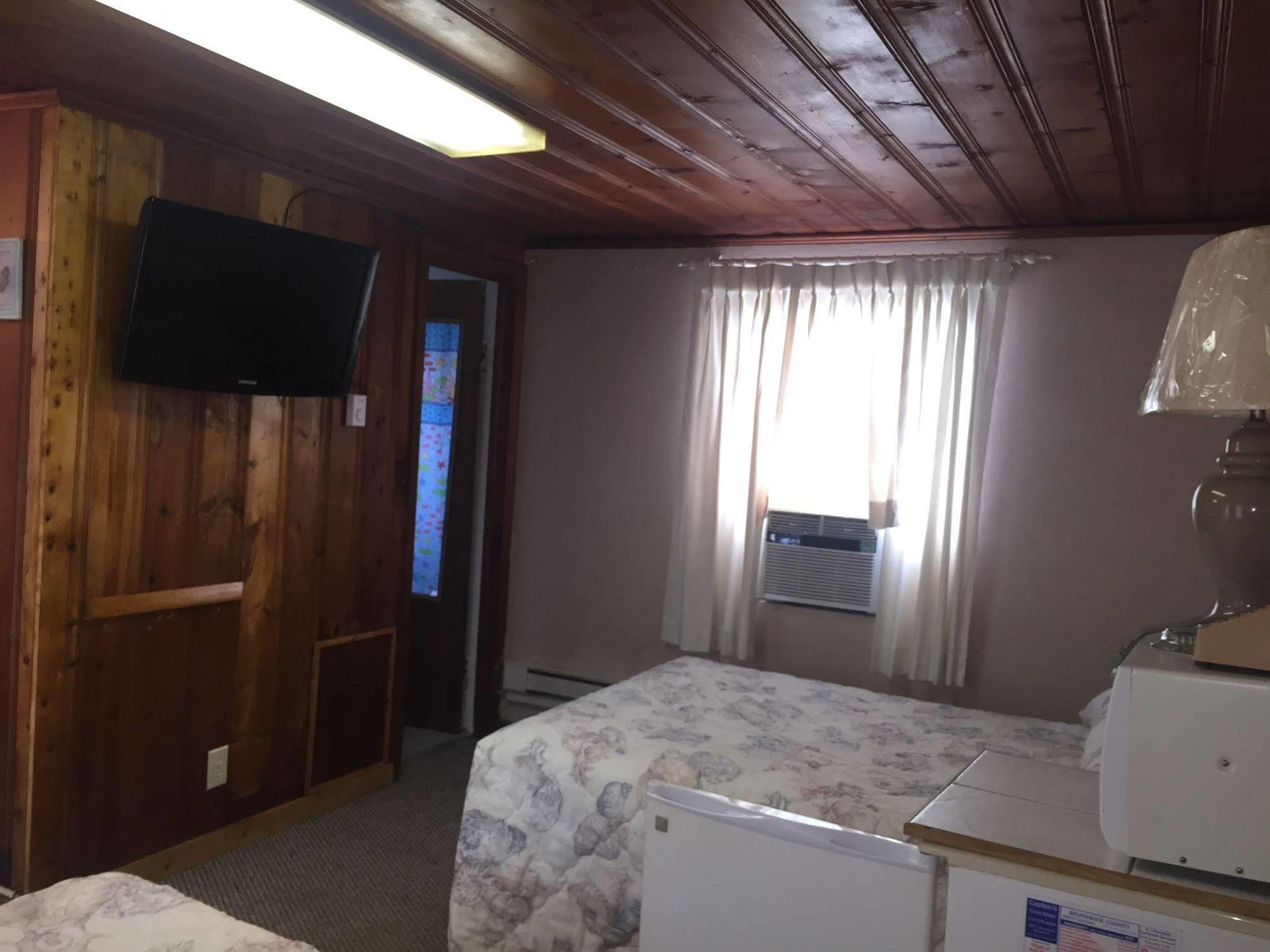 Captain'S Cove Motel Oak Island Bagian luar foto