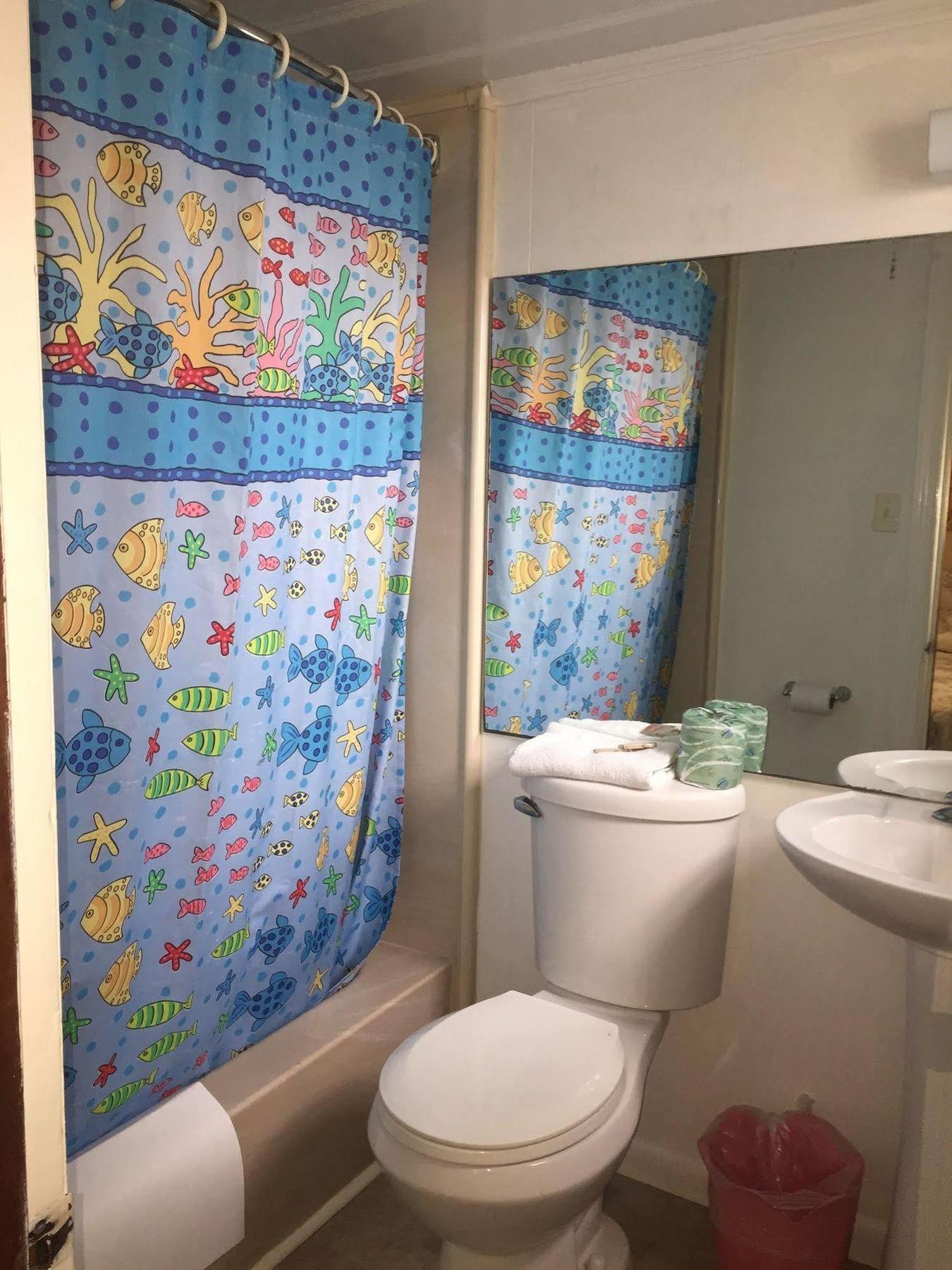 Captain'S Cove Motel Oak Island Bagian luar foto